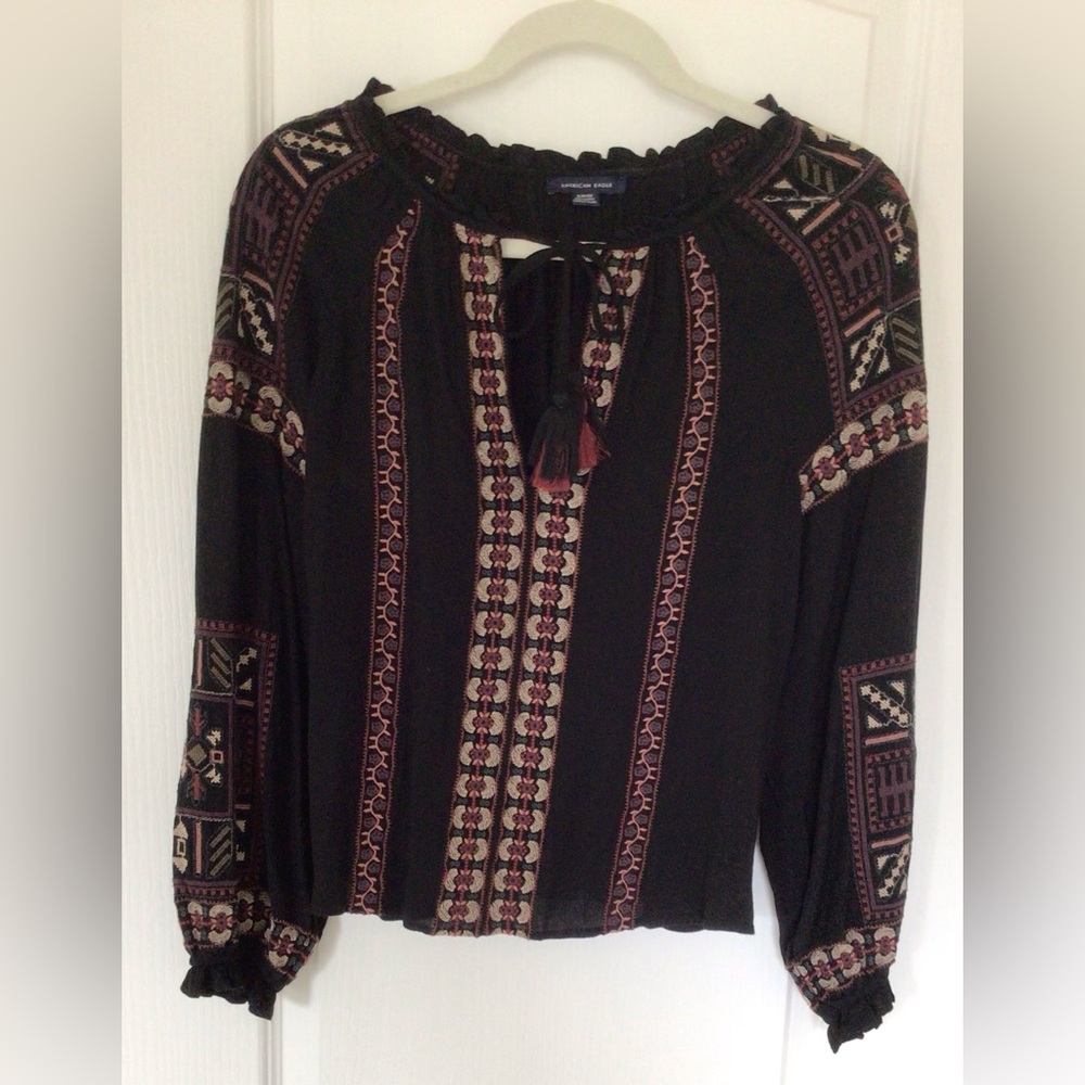 Womens American Eagle blouse. Size small never worn.